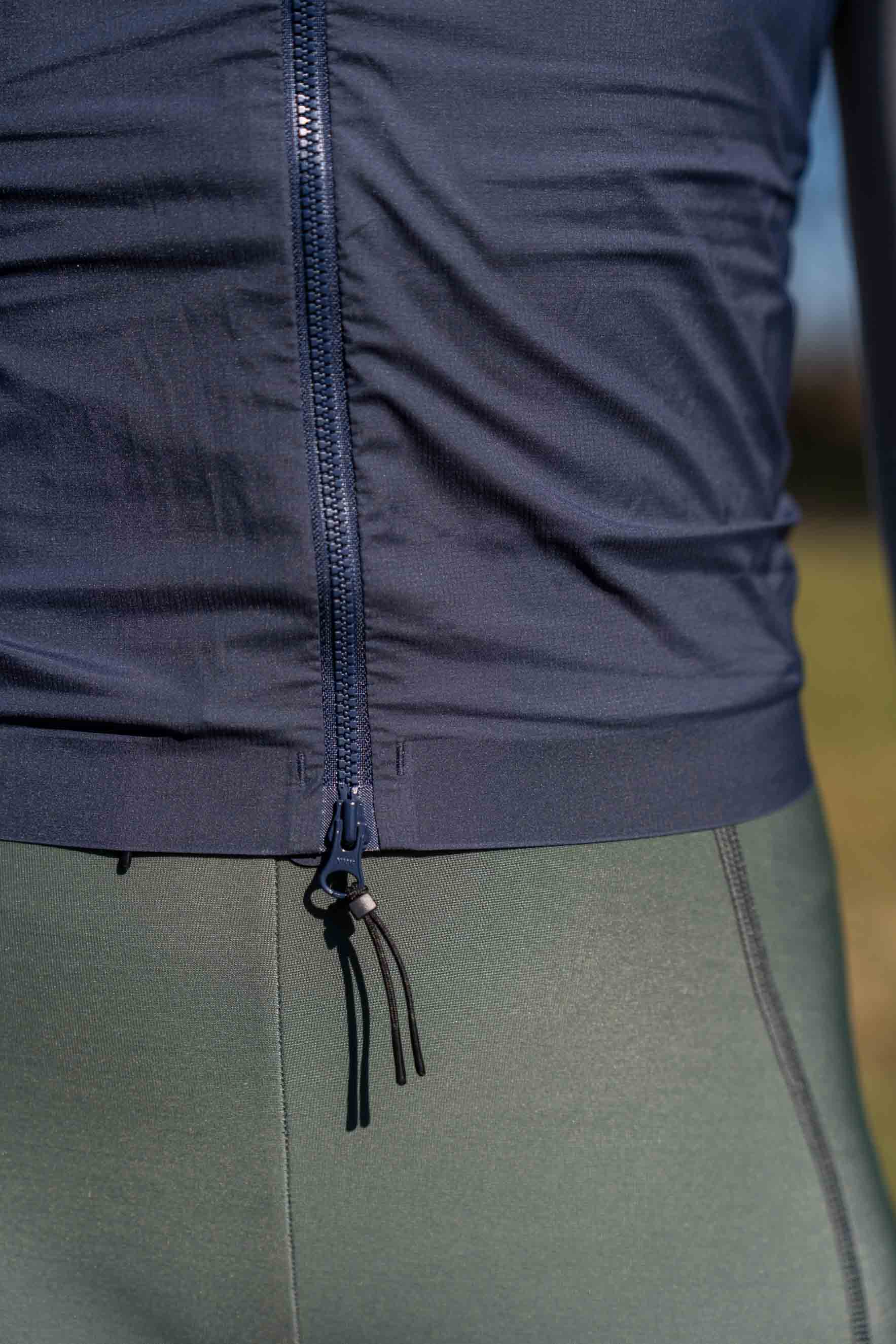 Easy Access med tovejs YKK-zipper.